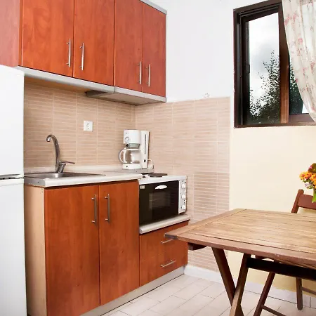 Emi House Hotel apartamentowy