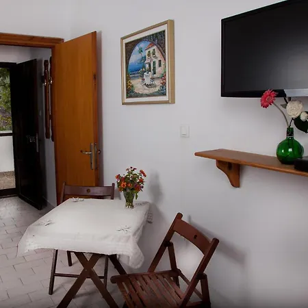 Emi House Lägenhetshotell Vourvourou