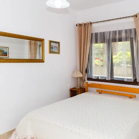Emi House Hotel apartamentowy