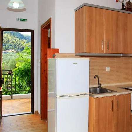 Emi House Lägenhetshotell Vourvourou