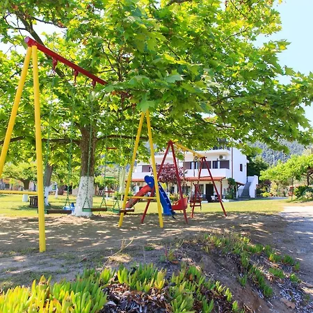 Lägenhetshotell Emi House 3*