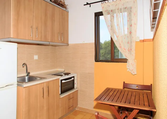 Emi House 3*