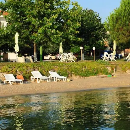 Emi House 3* Βουρβουρού