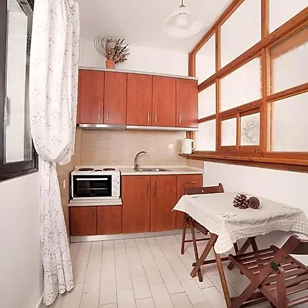 Emi House 3*