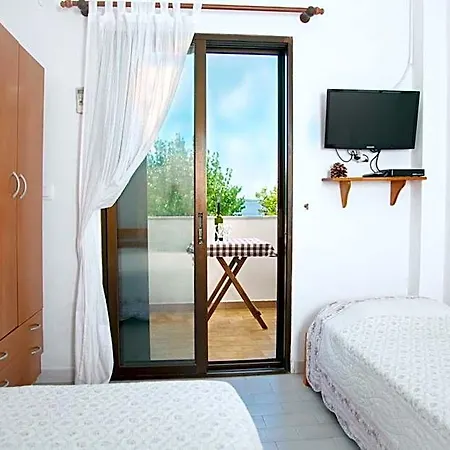 Emi House Aparthotel