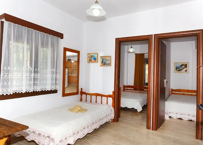 Hotel de apartamente Emi House 3*