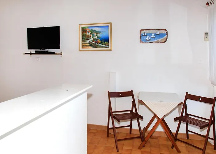 Hotel de apartamente Emi House