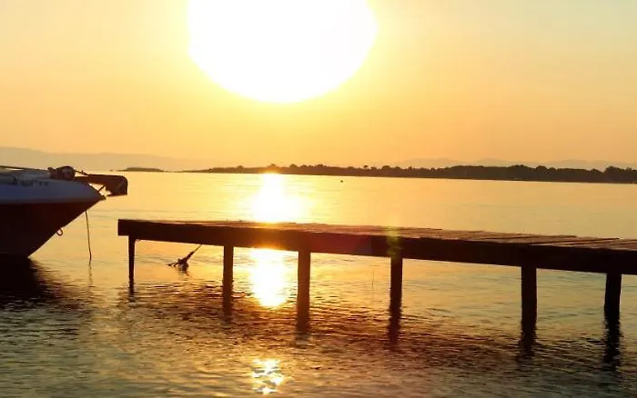 Hotel de apartamente Emi House