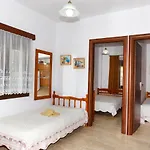 Aparthotel Emi House 3*
