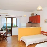 Aparthotel Emi House