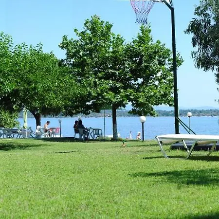 Emi House Apartmanhotel Vurvurú