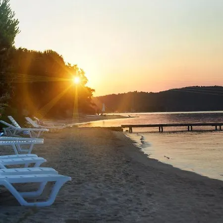 Emi House Apartmanhotel Vurvurú