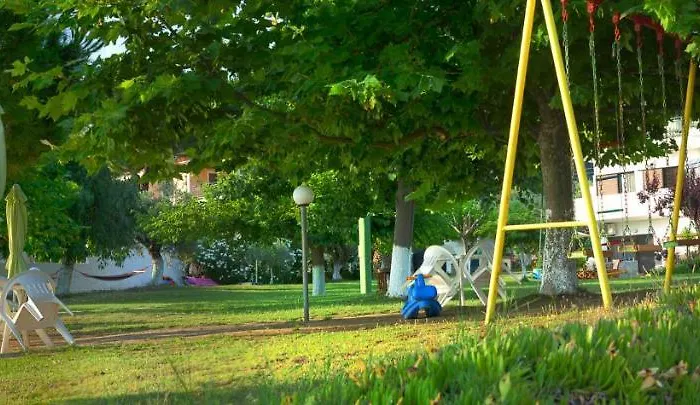 Emi House Apartahotel 3*